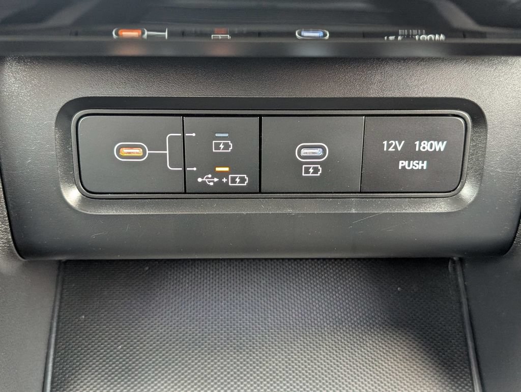 Used 2025 Hyundai Tucson Limited AWD/4WD image 28