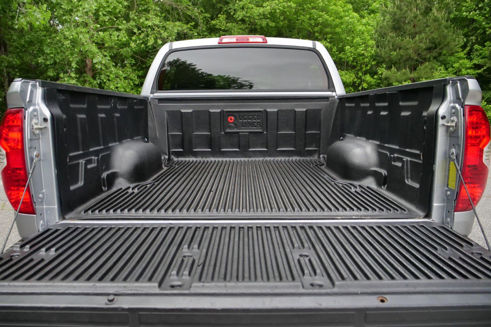 Used 2018 Toyota Tundra SR5 w/ TRD Off Road Package AWD/4WD image 31