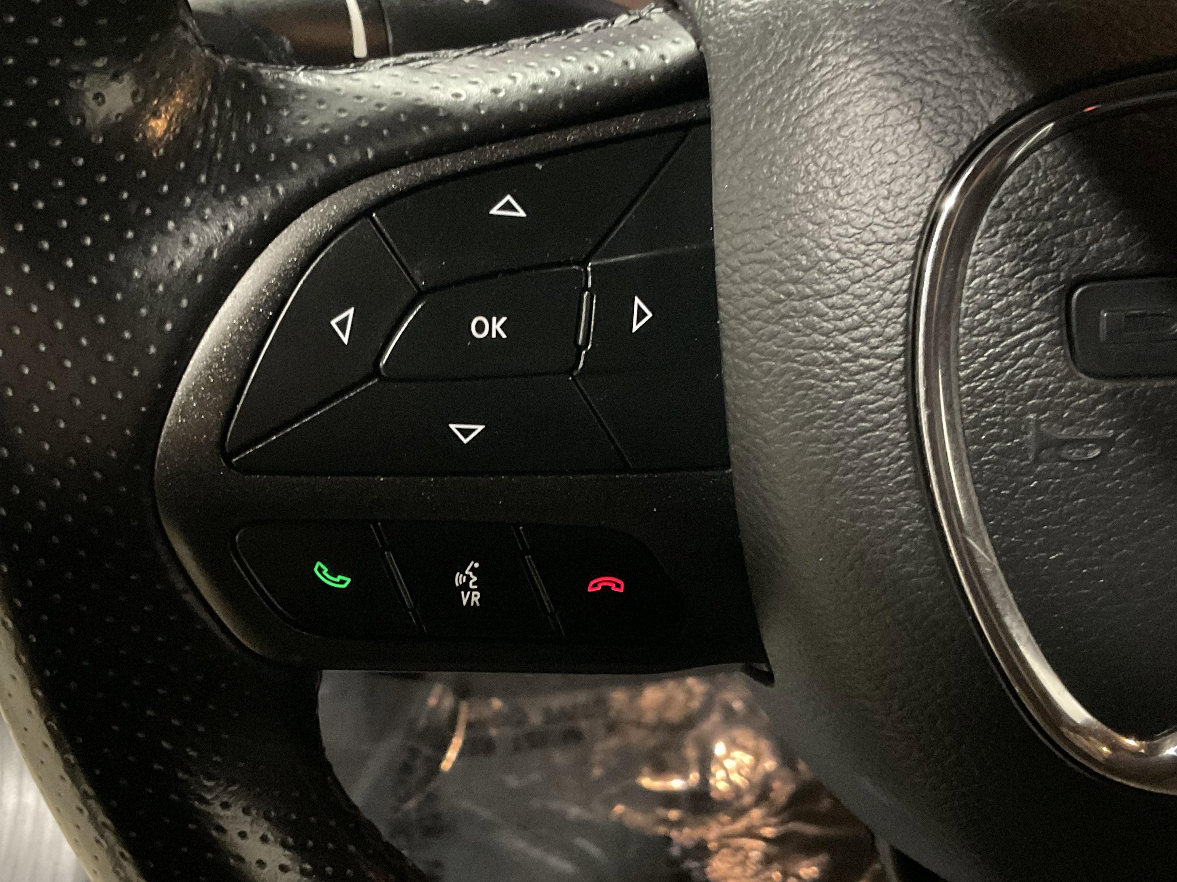 Used 2021 Dodge Challenger SXT w/ Blacktop Package image 27