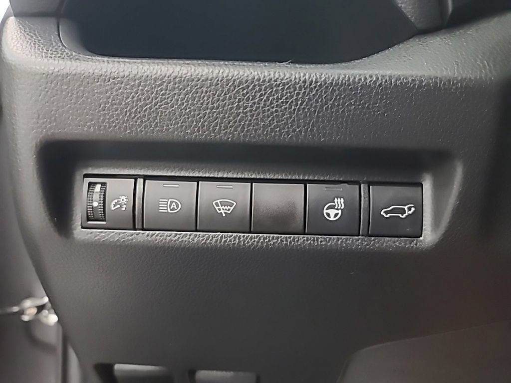 Used 2021 Toyota RAV4 XLE Premium AWD/4WD image 28