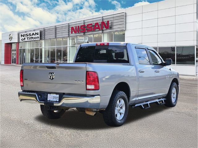 Used 2019 RAM 1500 Classic SLT w/ Luxury Group image 4