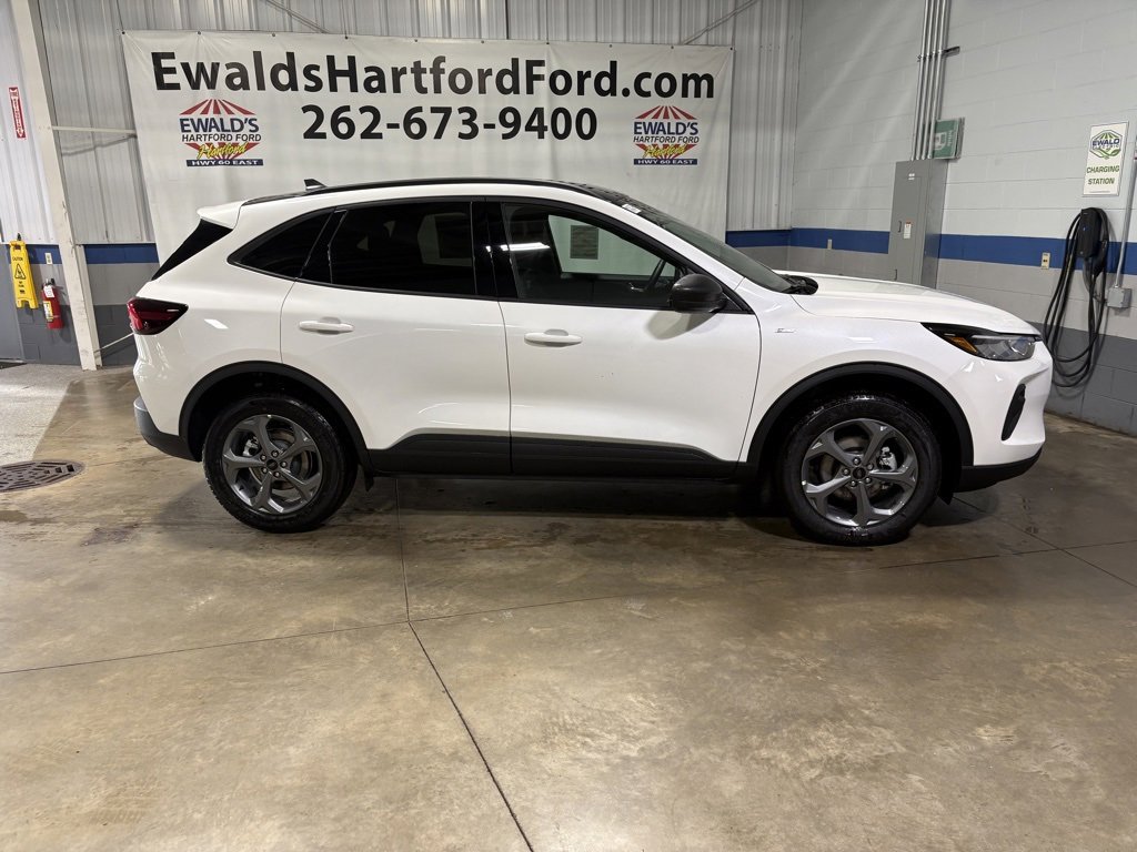 New 2026 Ford Escape ST-Line w/ Tech Pack #1 image 9