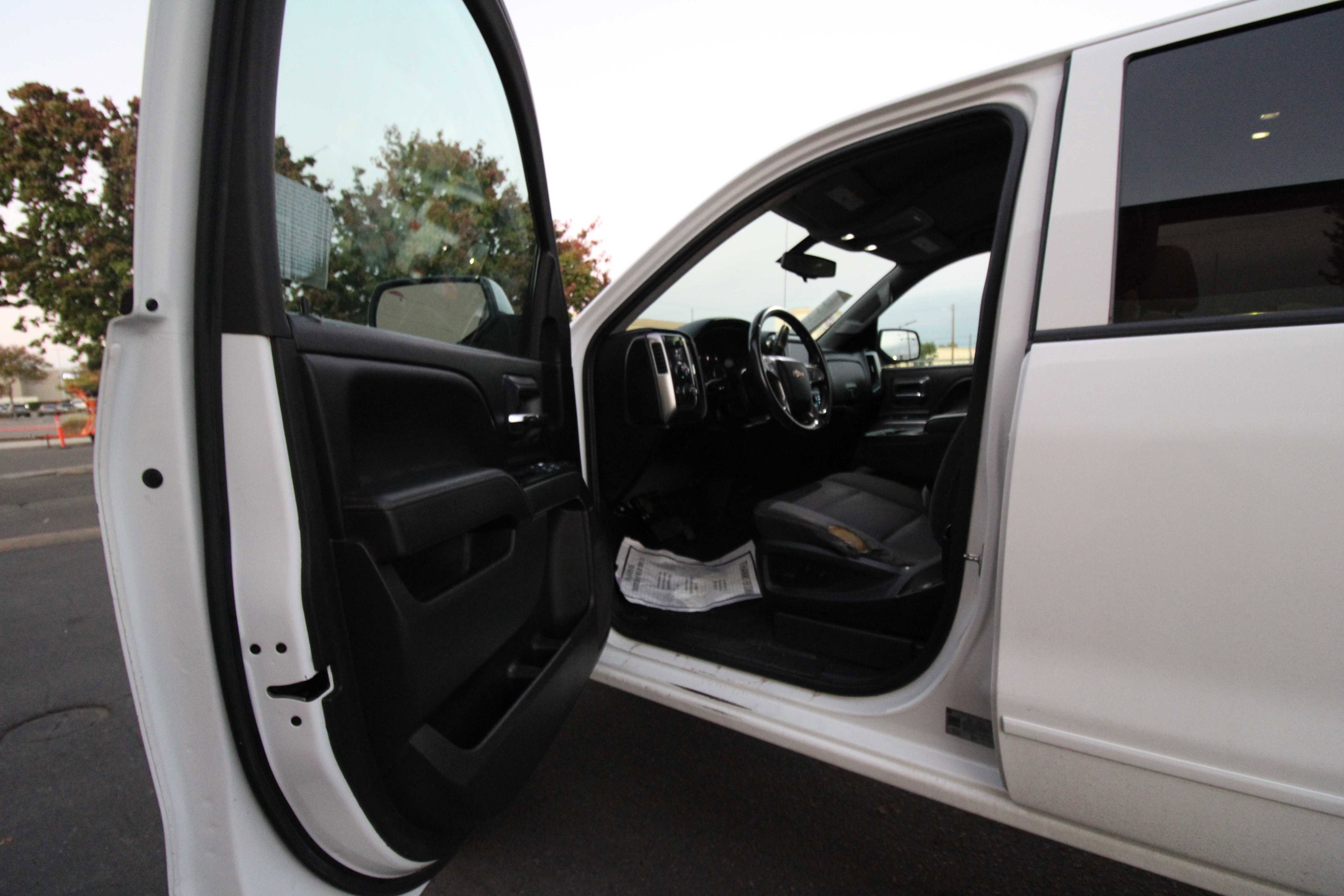 Used 2018 Chevrolet Silverado 1500 LT w/ All Star Edition image 9