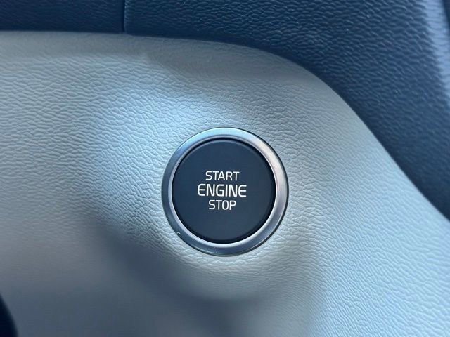 New 2026 Volvo XC40 B5 Plus w/ Protection Package Premier image 17