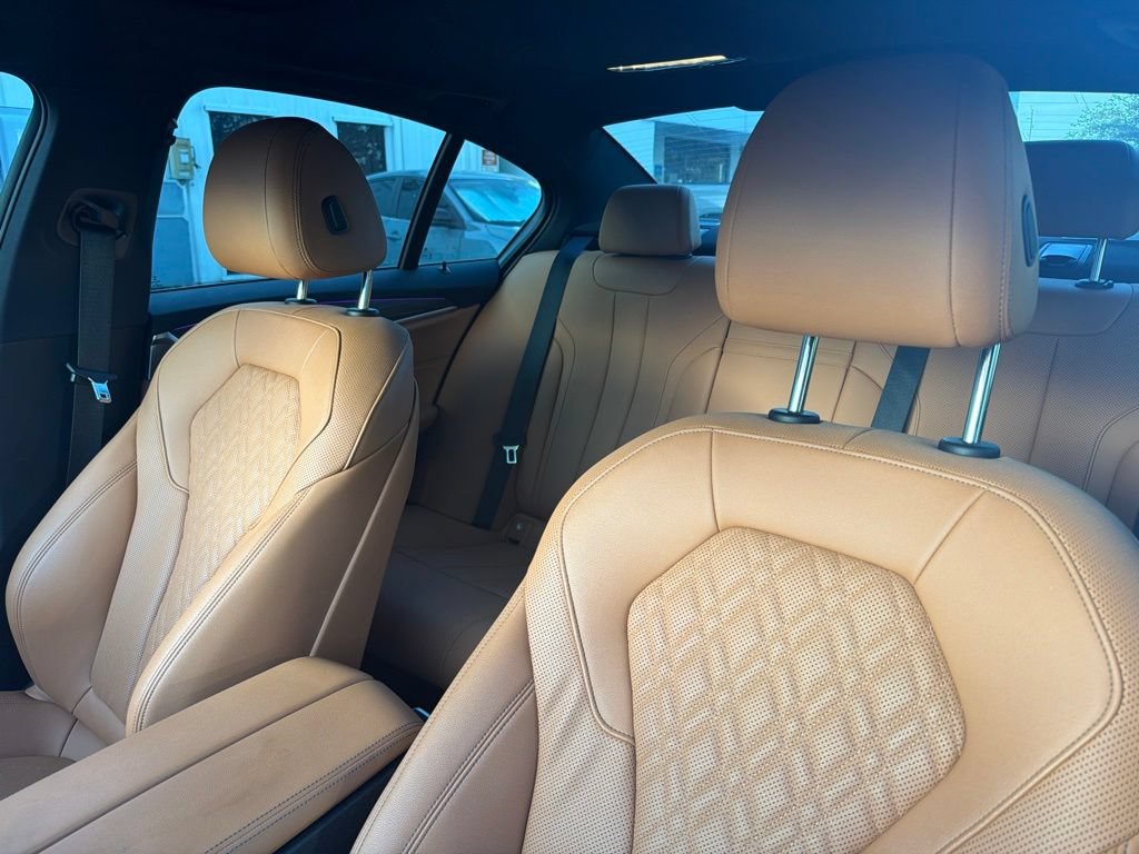 Used 2023 BMW 540i w/ M Sport Package RWD image 10