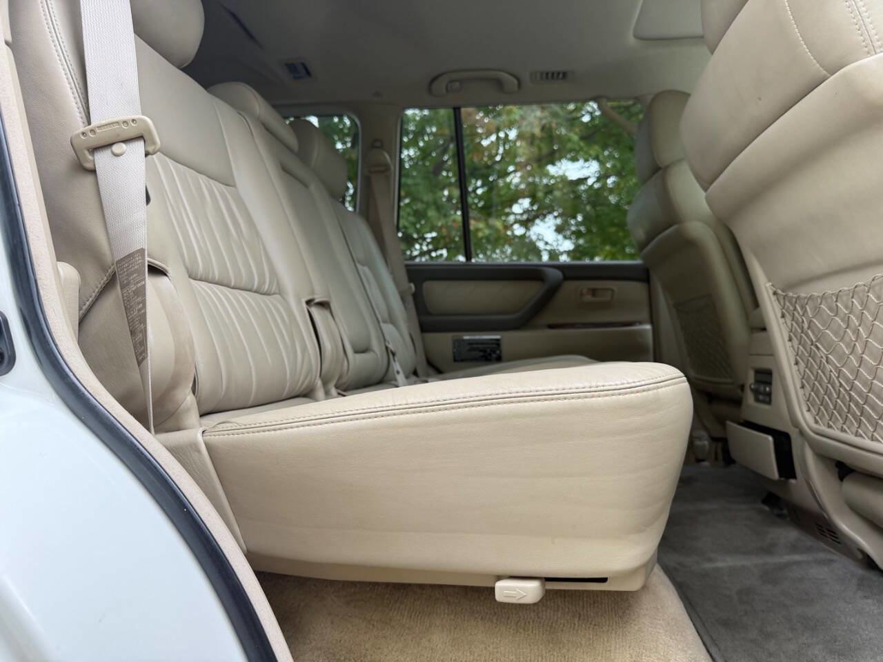 Used 2004 Toyota Land Cruiser image 58