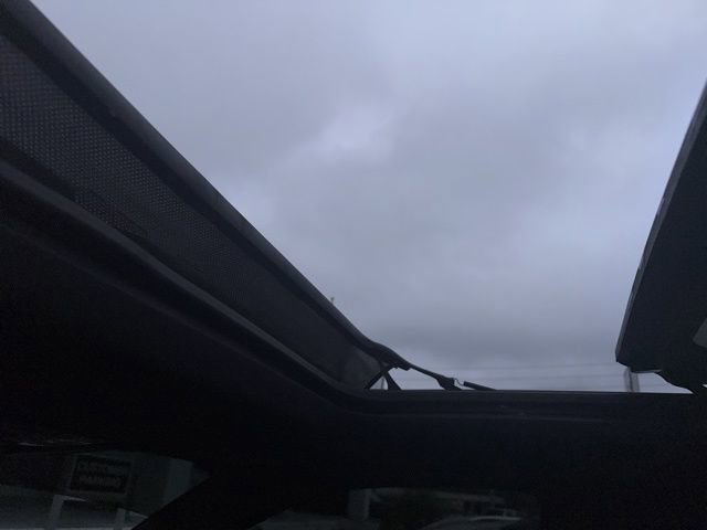 Used 2023 GMC Yukon XL Denali image 13