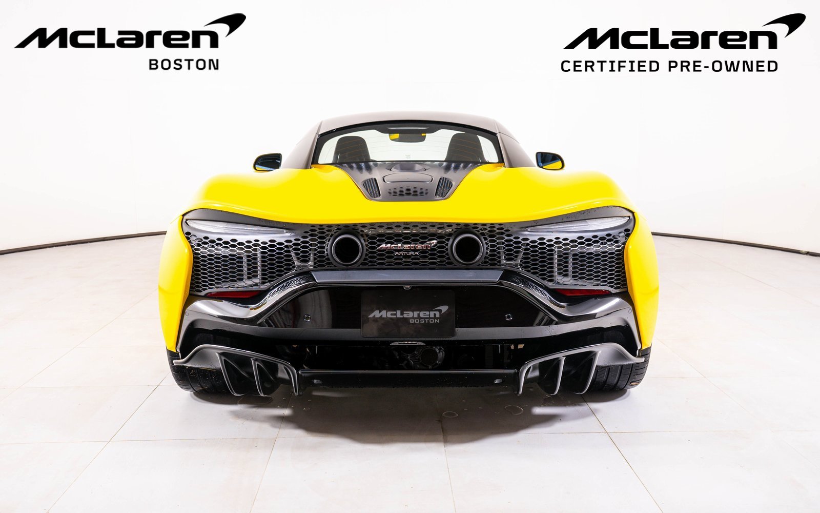 Used 2023 McLaren Artura image 4