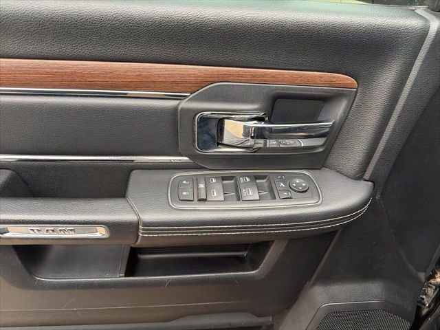 Used 2014 RAM 2500 Laramie w/ Black Appearance Group image 17
