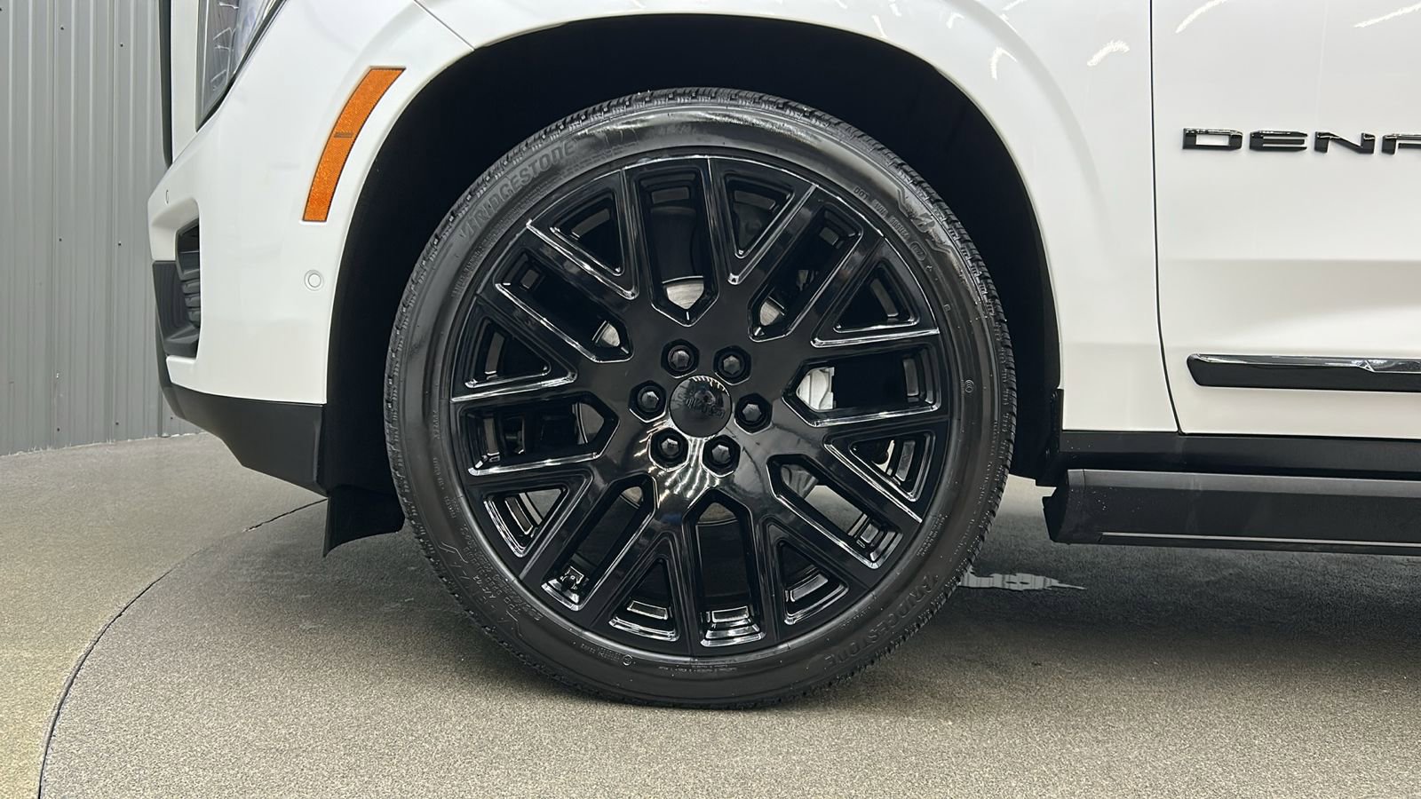 Used 2025 GMC Yukon XL Denali Ultimate image 9
