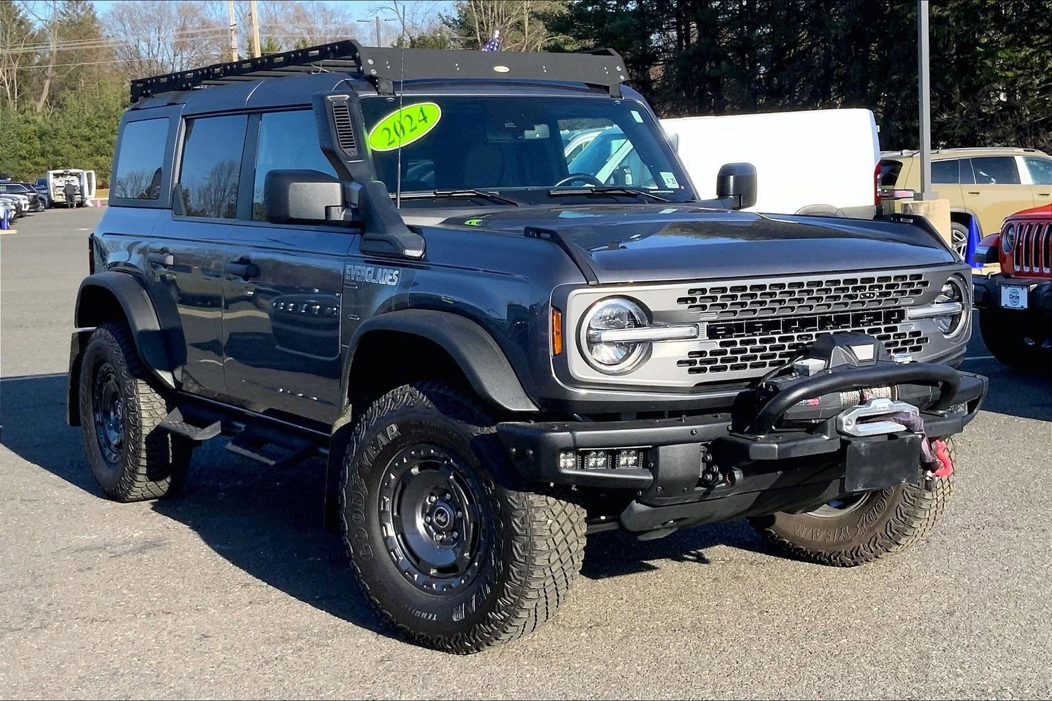 Used 2024 Ford Bronco Everglades image 2