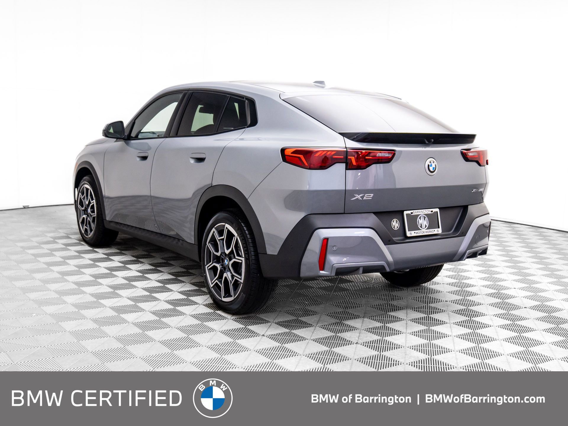 Certified 2025 BMW X2 xDrive28i w/ Premium Package image 3