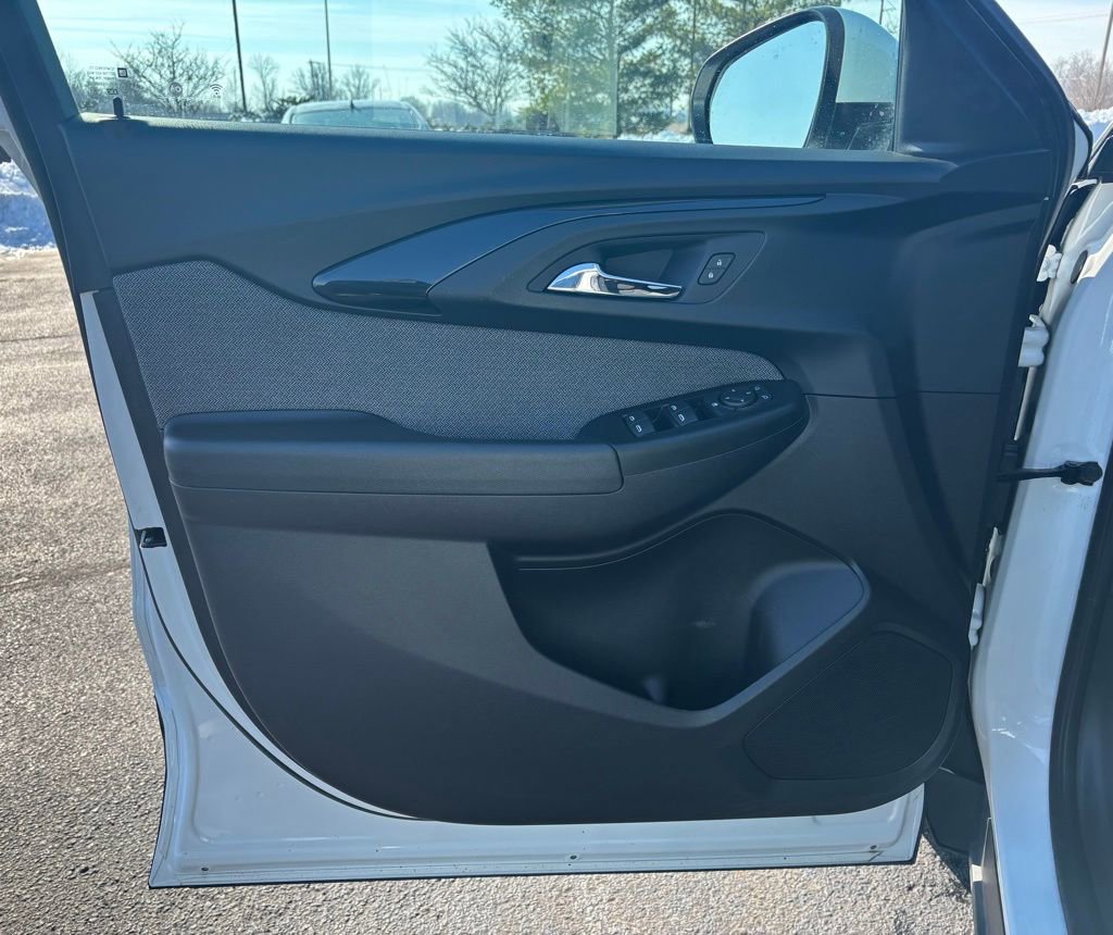 Used 2023 Chevrolet TrailBlazer LT w/ Convenience Package image 12