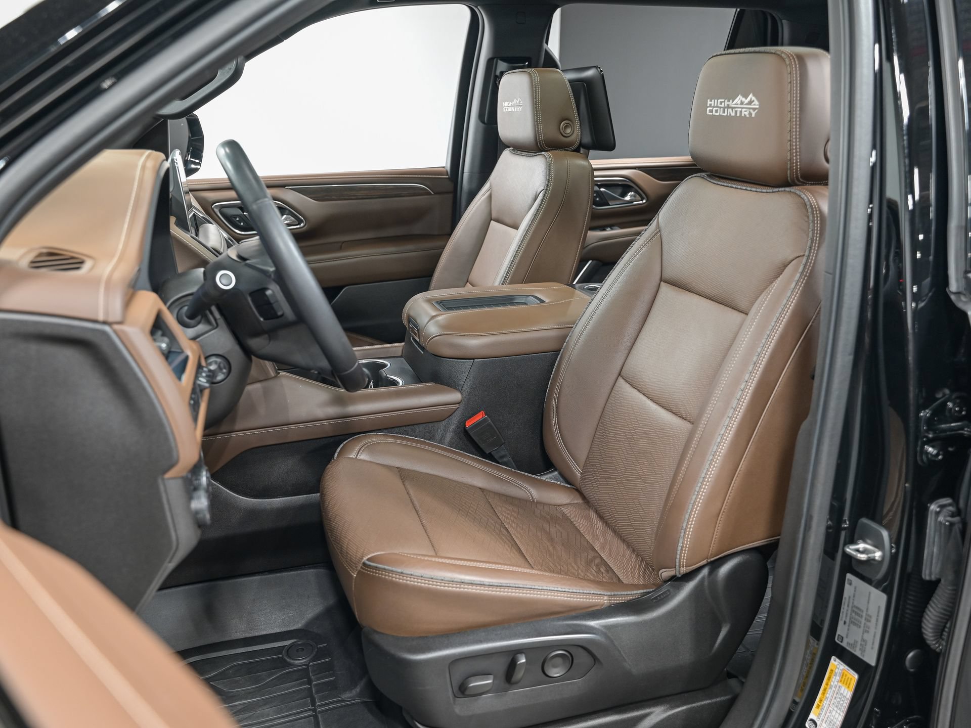 Used 2021 Chevrolet Tahoe High Country AWD/4WD image 16