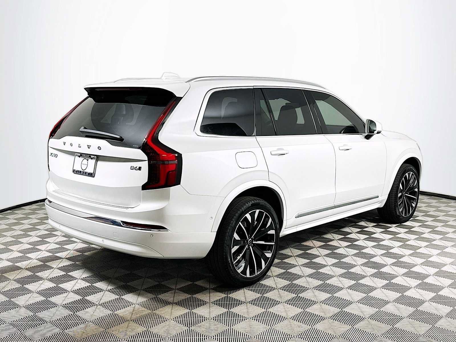 Used 2025 Volvo XC90 B6 Plus w/ Protection Package Premier image 7