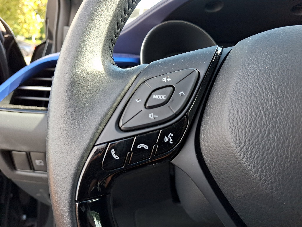 Used 2021 Toyota C-HR XLE FWD image 20
