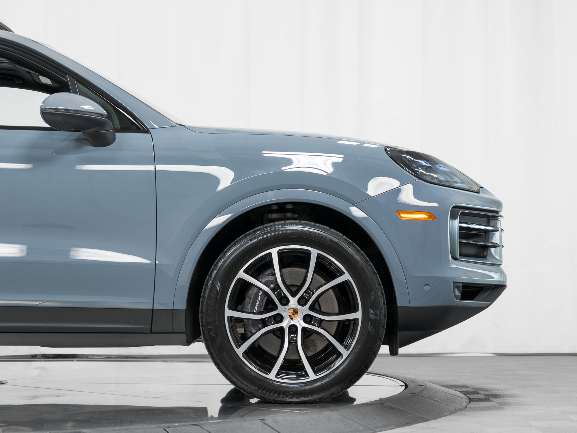 Certified 2025 Porsche Cayenne image 11
