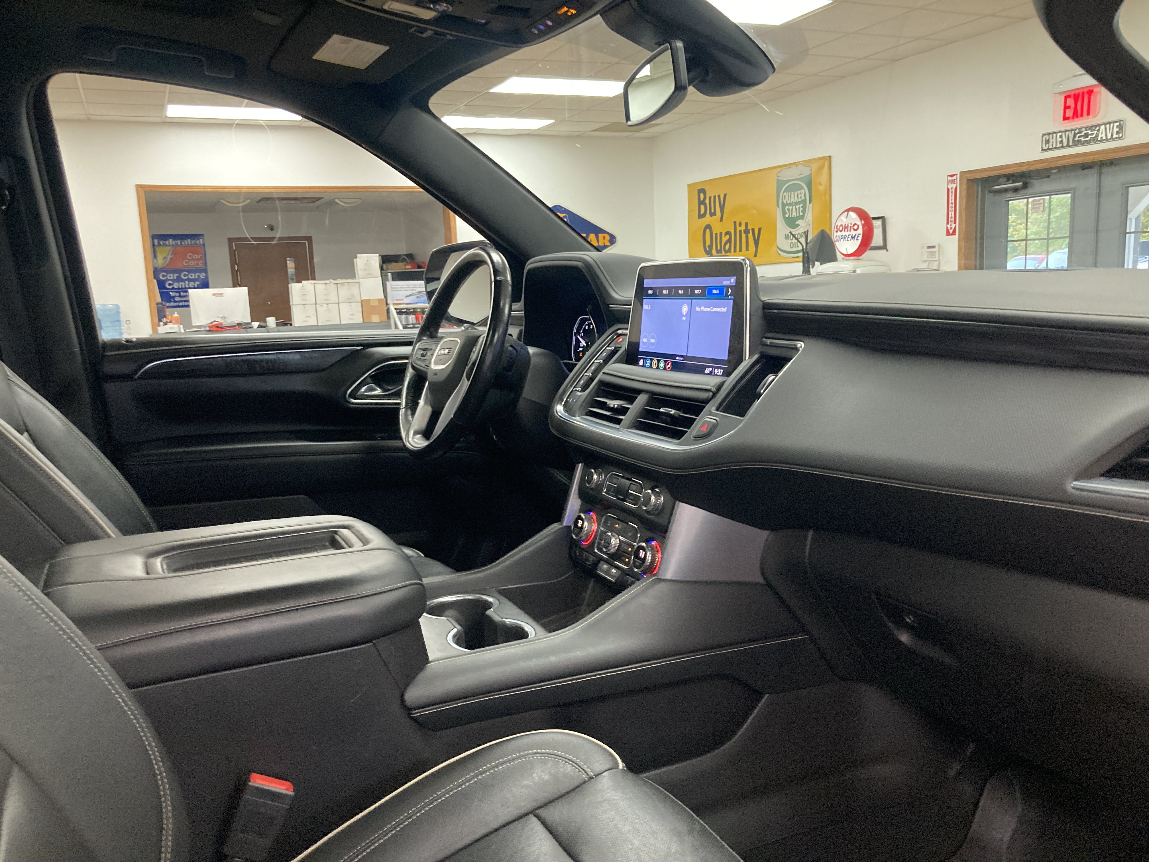 Used 2021 GMC Yukon SLT w/ SLT Premium Package AWD/4WD image 25