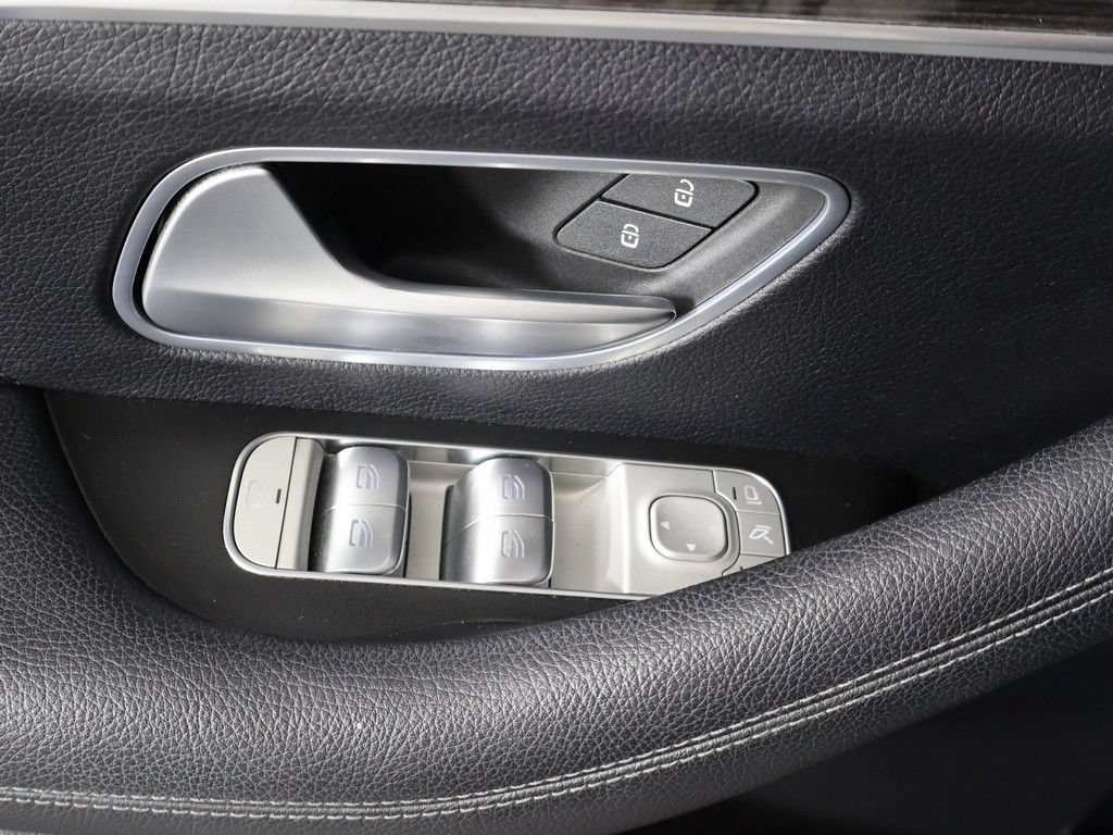 Used 2022 Mercedes-Benz GLE 450 4MATIC w/ AMG Line Exterior image 35