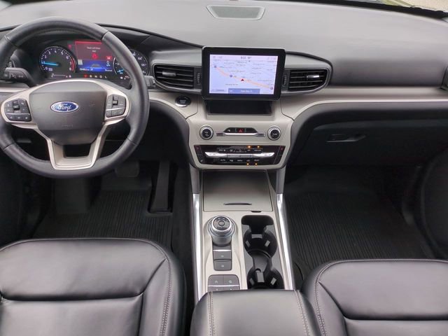 Certified 2023 Ford Explorer XLT w/ Equipment Group 202A RWD image 15