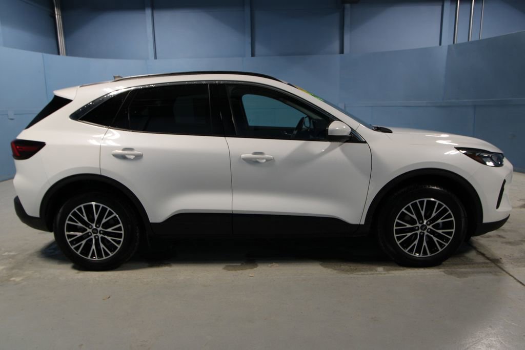 Used 2024 Ford Escape SE FWD image 30