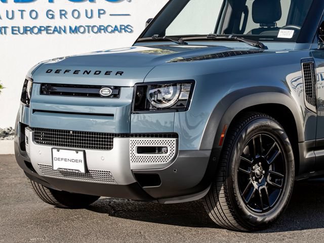 Used 2025 Land Rover Defender 110 S AWD/4WD image 2