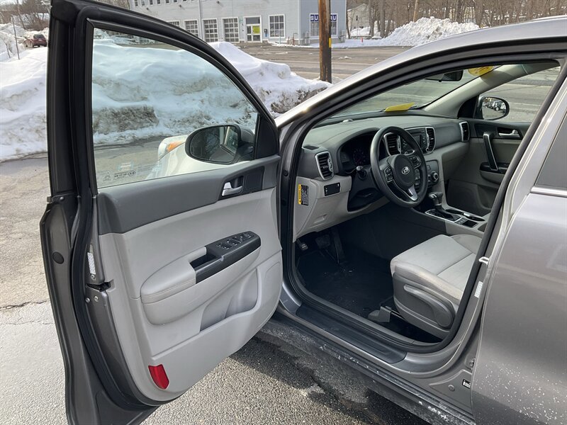 Used 2018 Kia Sportage LX image 19