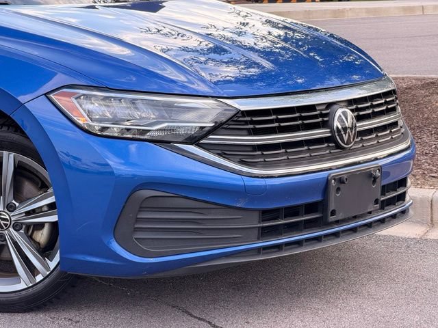 Used 2024 Volkswagen Jetta SE FWD image 3