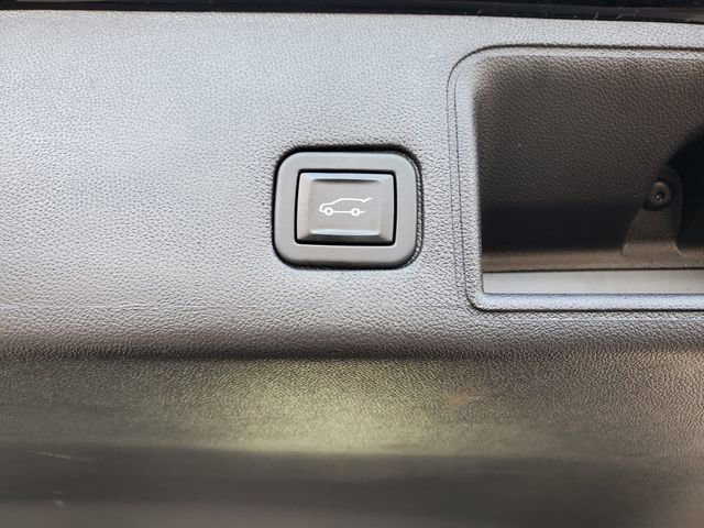 Certified 2022 GMC Terrain SLE w/ Driver Convenience Package image 12