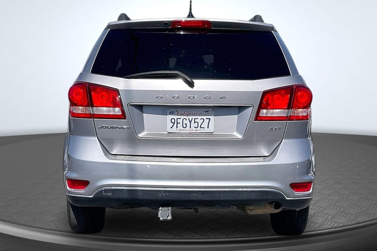 Used 2017 Dodge Journey SXT FWD image 4