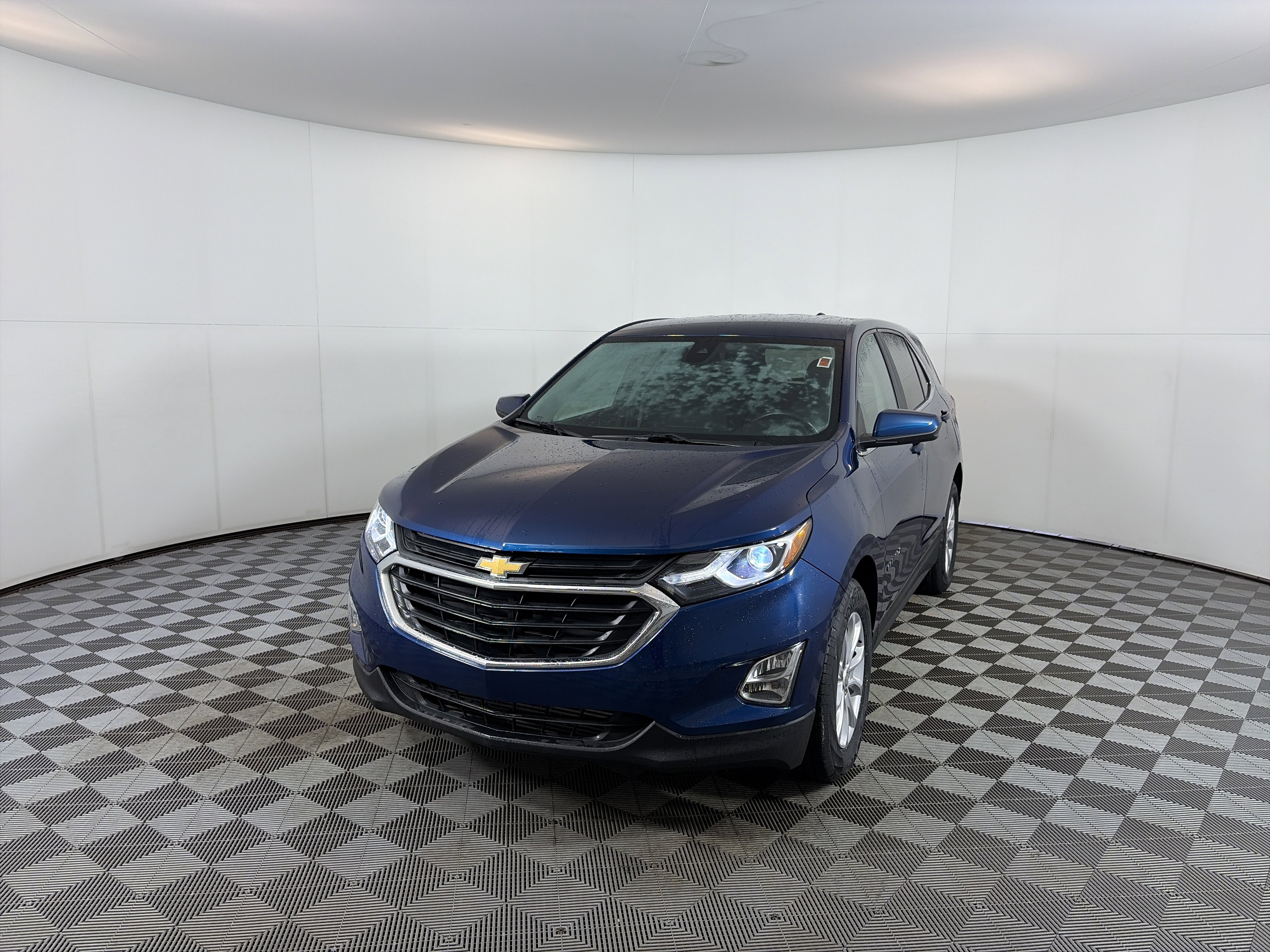 Used 2021 Chevrolet Equinox LT image 2