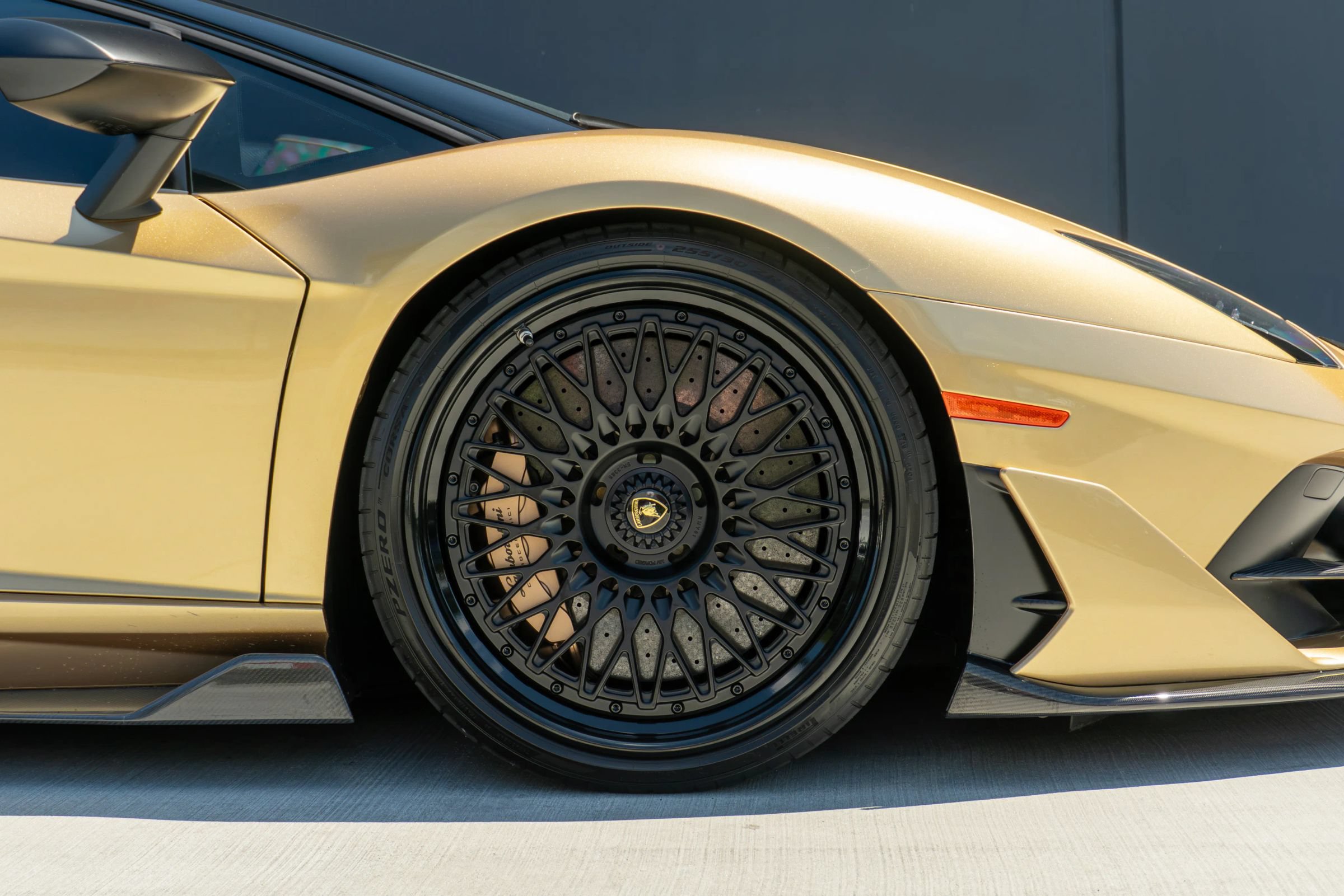 Used 2020 Lamborghini Aventador SVJ AWD/4WD image 40