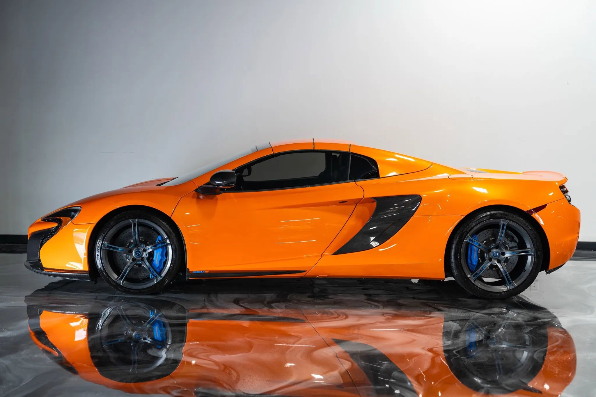 Used 2016 McLaren 650S Spider image 14