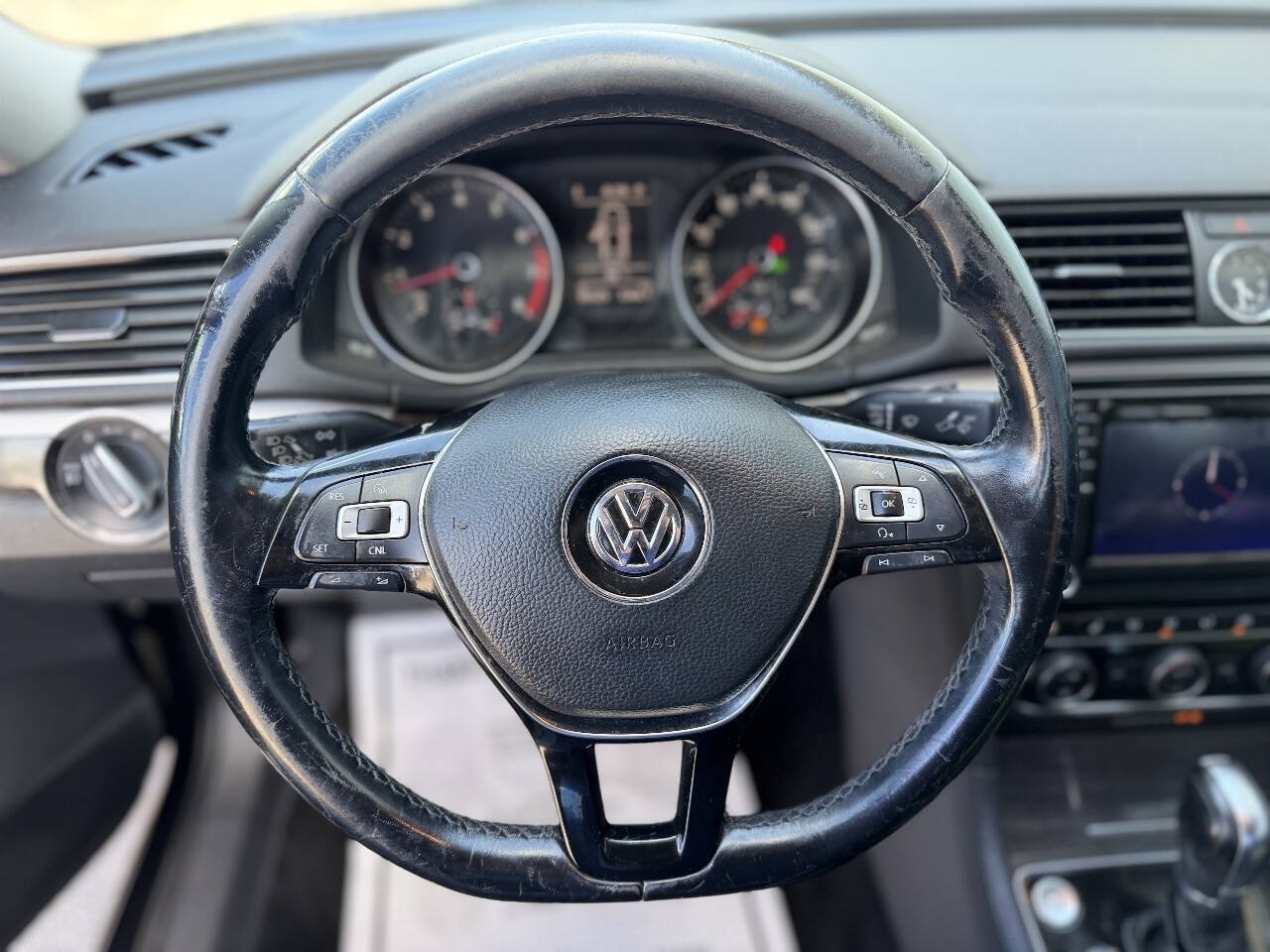 Used 2017 Volkswagen Passat 1.8T SE w/ SE Lighting Package FWD image 13