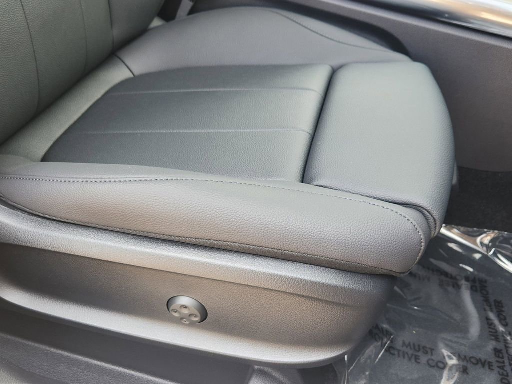 Used 2025 Mercedes-Benz GLA 250 4MATIC image 21