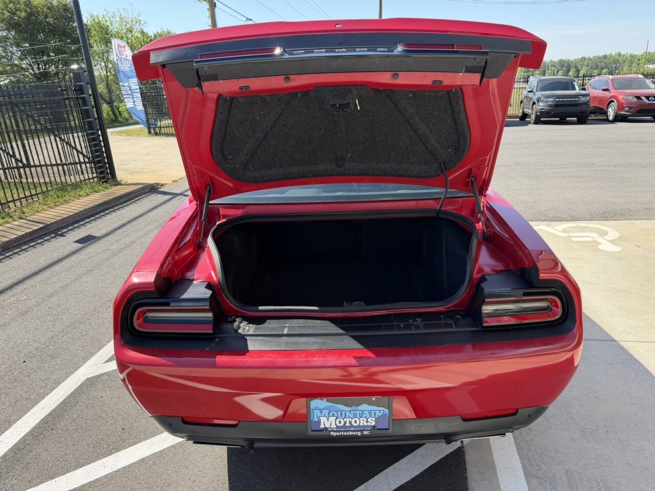 Used 2015 Dodge Challenger R/T Plus RWD image 6