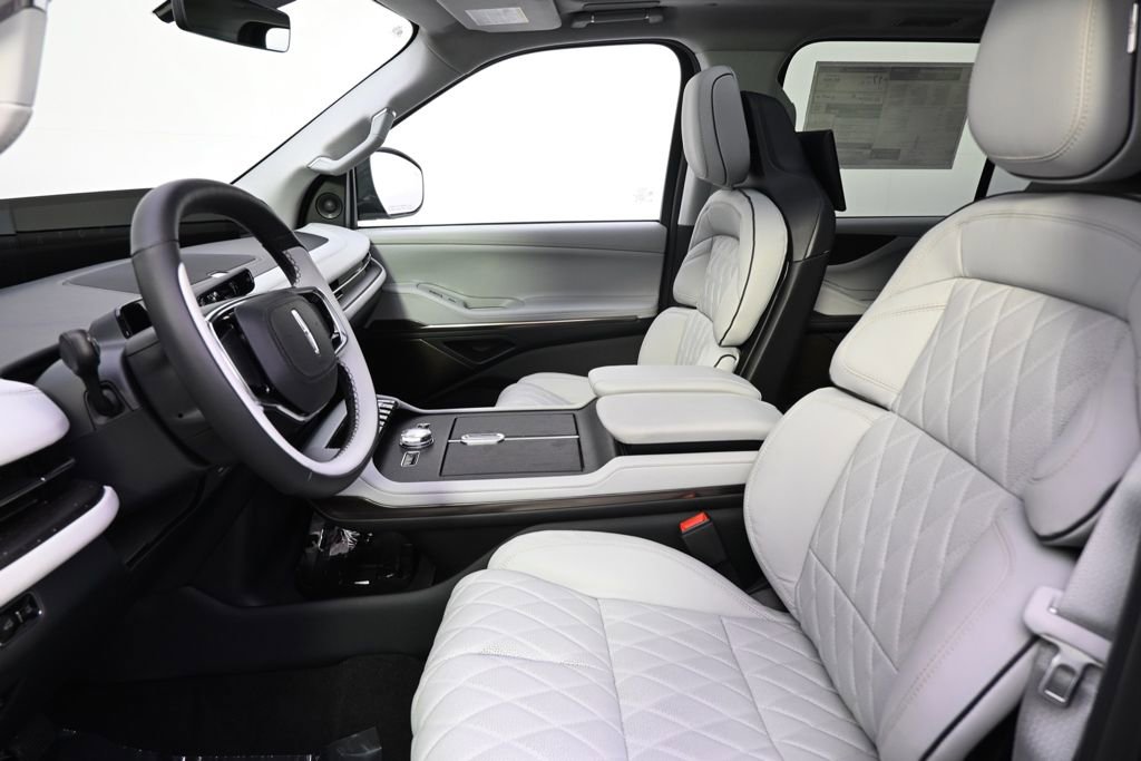 New 2026 Lincoln Navigator L Black Label image 13