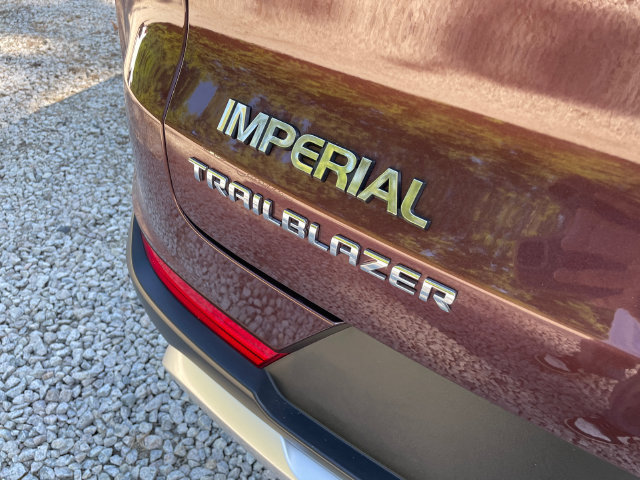 Used 2023 Chevrolet TrailBlazer LT FWD image 13