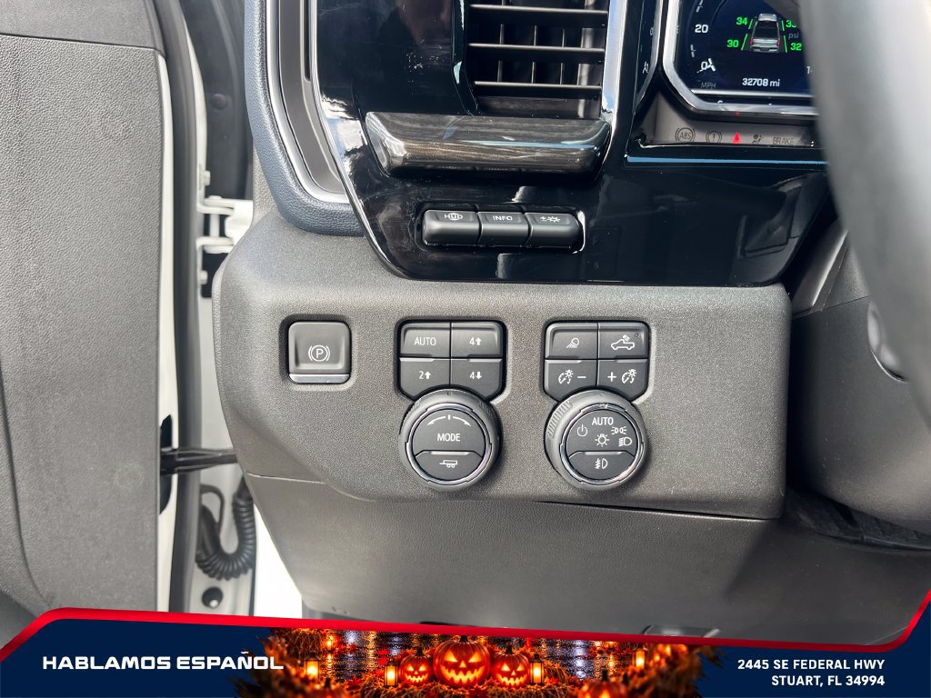 Used 2023 Chevrolet Silverado 1500 High Country w/ Technology Package AWD/4WD image 24