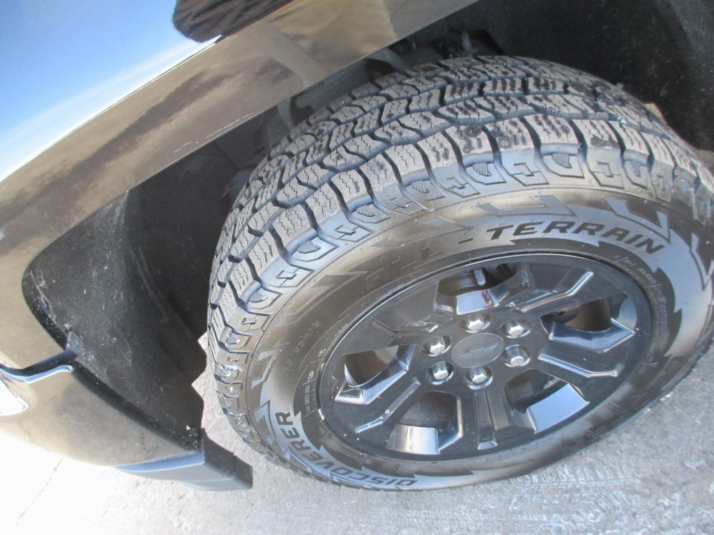 Used 2017 Chevrolet Silverado 1500 LTZ Z71 w/ LTZ Plus Package image 12