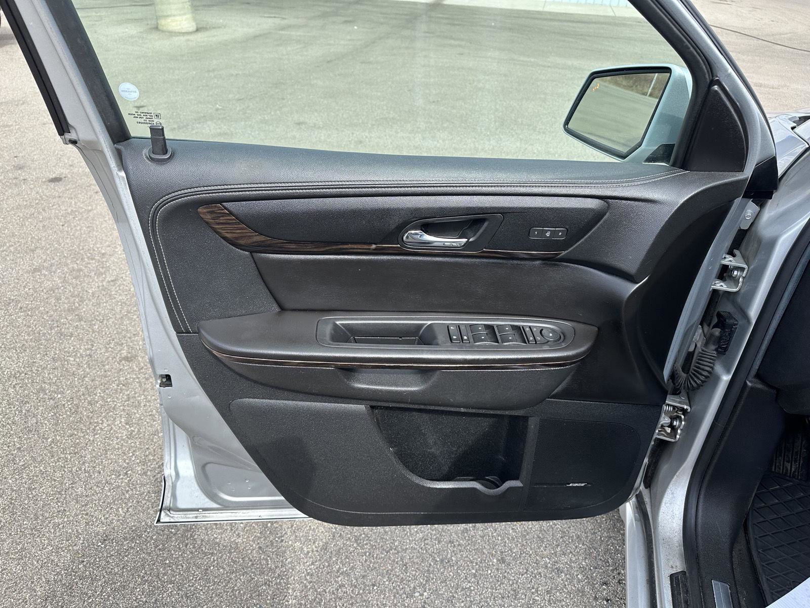 Used 2016 GMC Acadia Denali image 18