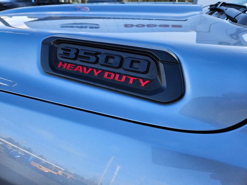 Used 2021 RAM 3500 Laramie w/ Night Edition image 12