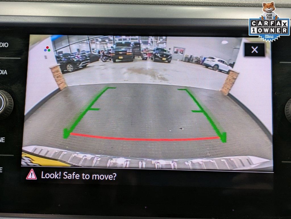 Used 2022 Volkswagen Taos SE w/ IQ.Drive SE Package image 16