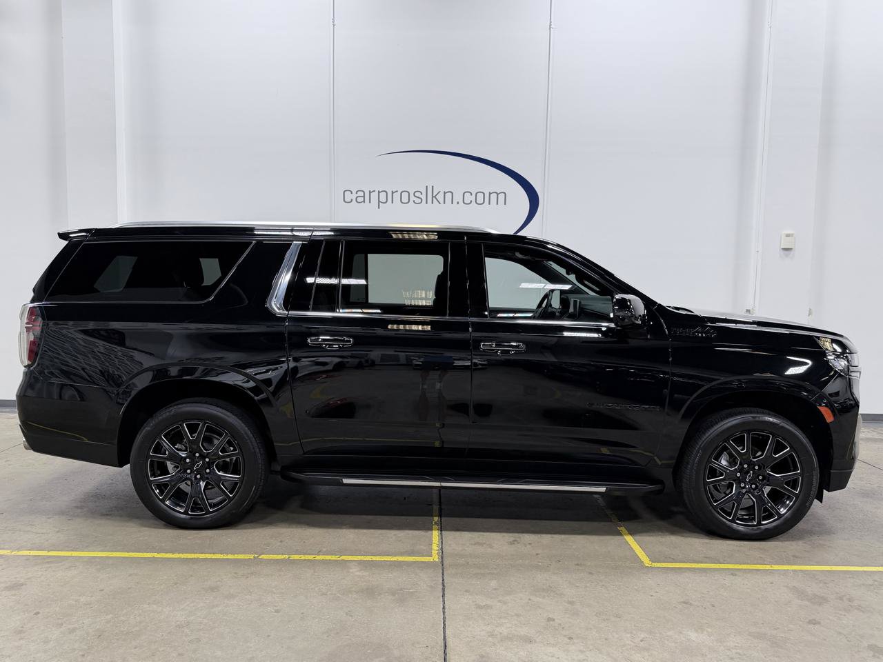 Used 2023 Chevrolet Suburban High Country w/ Max Trailering Package AWD/4WD image 8