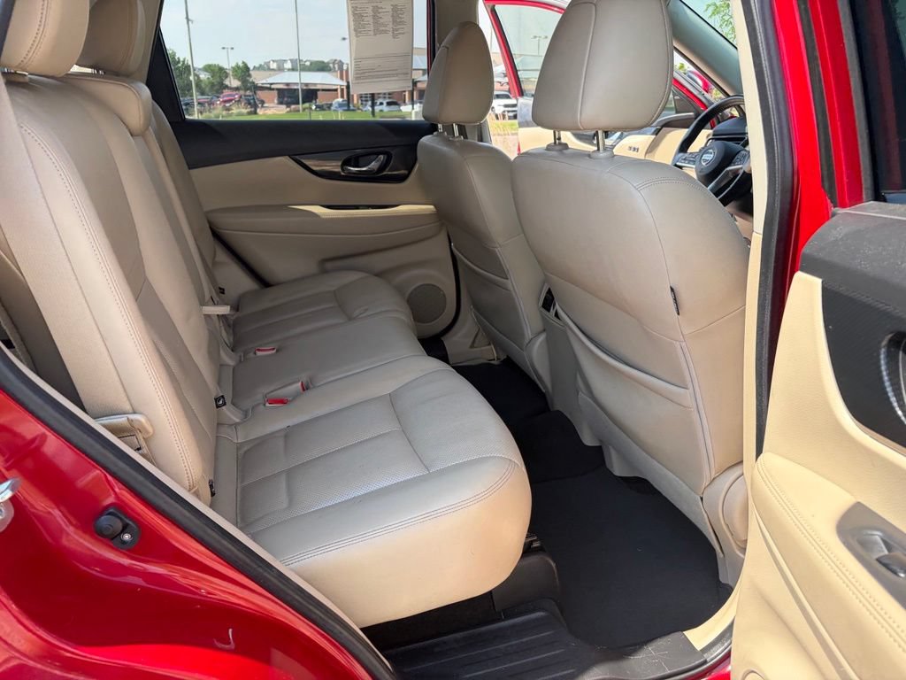 Used 2017 Nissan Rogue SL w/ SL Premium Package FWD image 19