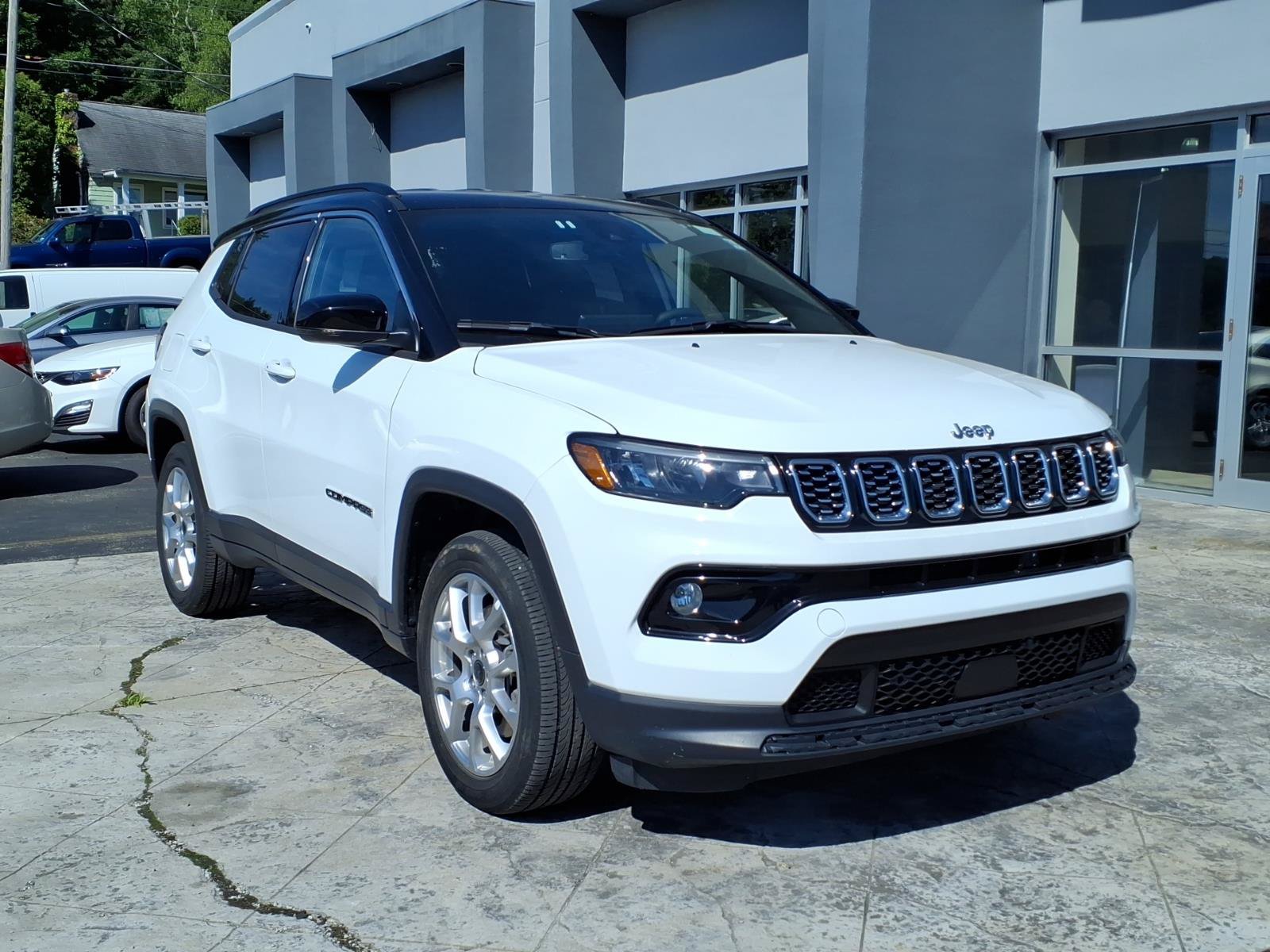 Used 2025 Jeep Compass Limited AWD/4WD image 1