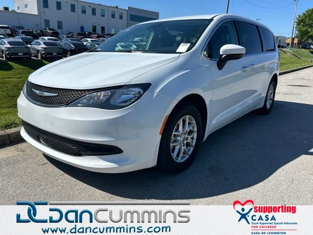 Used 2023 Chrysler Voyager LX FWD image 1