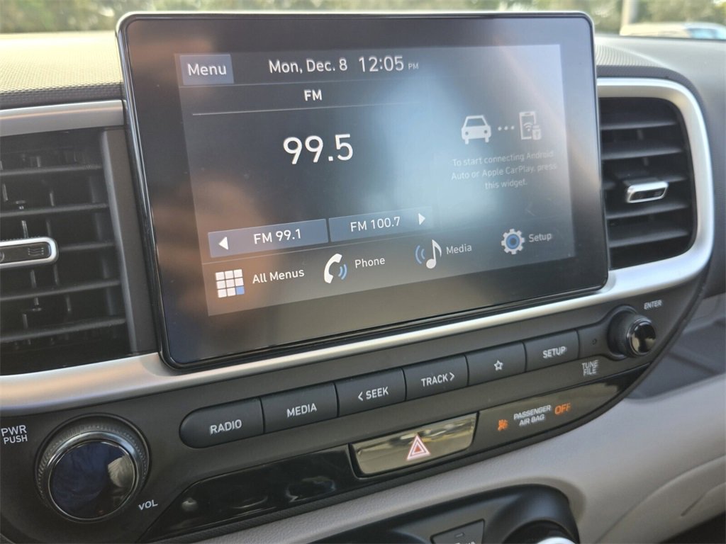 Certified 2025 Hyundai Venue SEL image 22