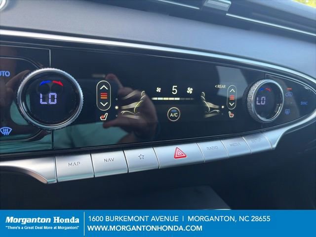 Used 2025 Genesis GV70 2.5T AWD/4WD image 24