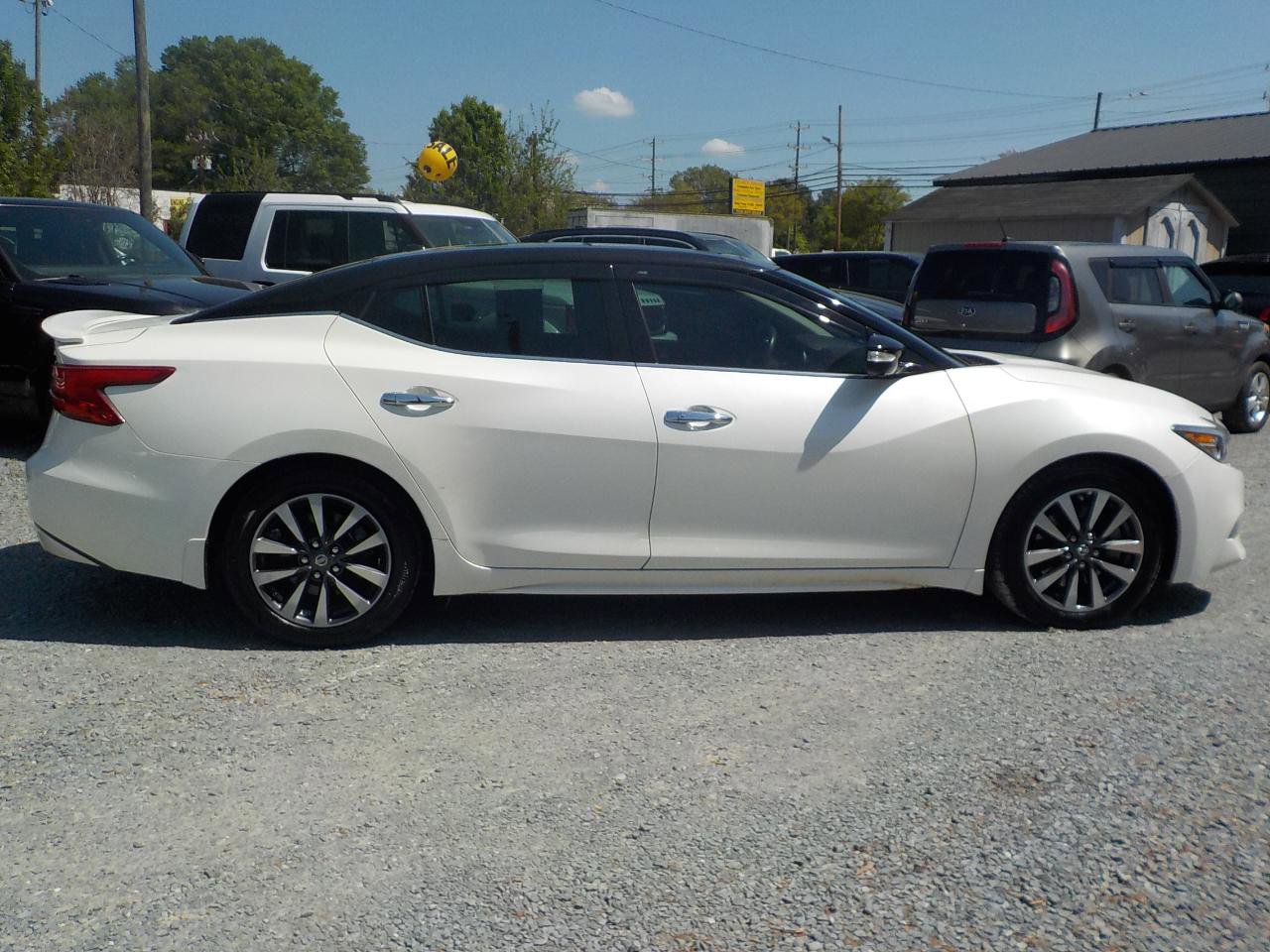 Used 2017 Nissan Maxima Platinum FWD image 6
